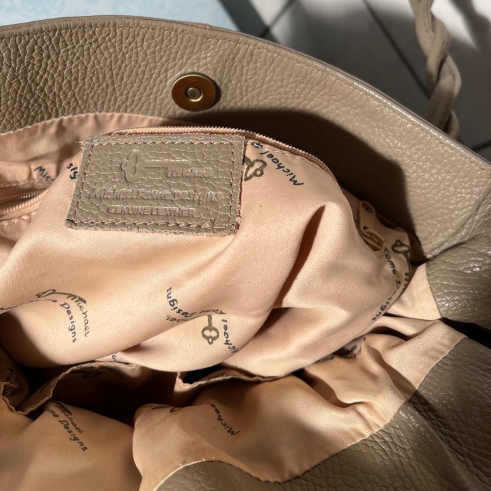 Michael Rome Design Handbag - Picture 11 of 13